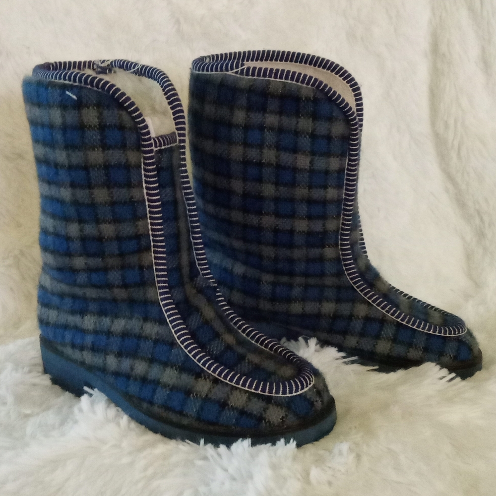 Boy's winter slippers